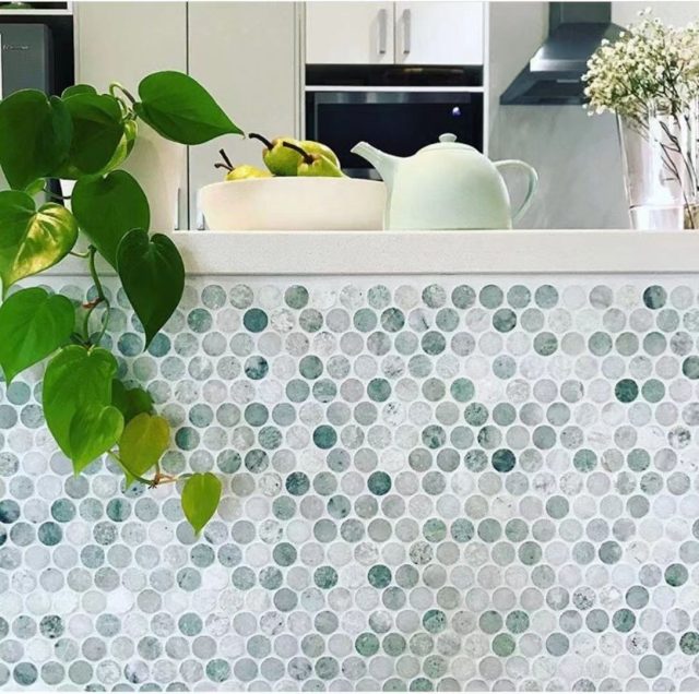 Create depth with our glass penny tile (5) Create depth with our glass penny tile (5)