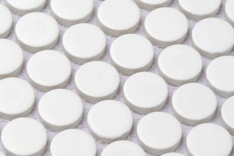 Glass penny tile Perfect for bathrooms and kitchens (1)