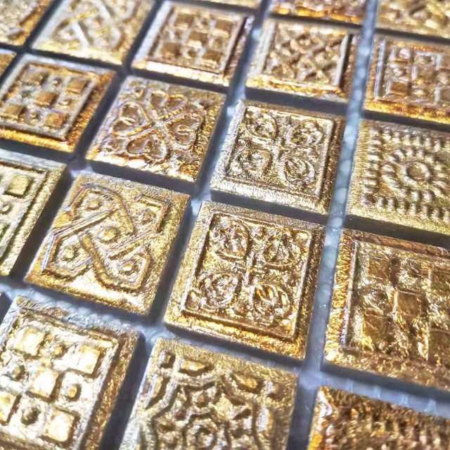 Glass wall tiles with unique patterns and colors (3) Glass wall tiles with unique patterns and colors (3)