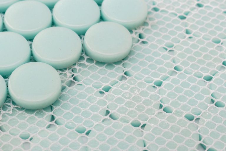 Stunning glass penny tile for eye-catching decor (2)