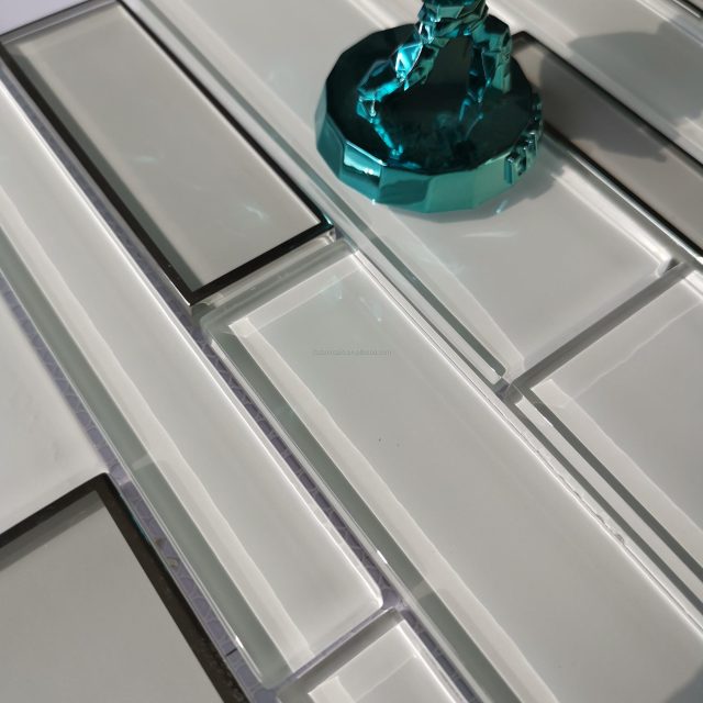 Upgrade your bathroom with glass tile shower walls (4) Upgrade your bathroom with glass tile shower walls (4)